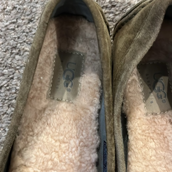 Ugg Moccasins EUC - Picture 2 of 6